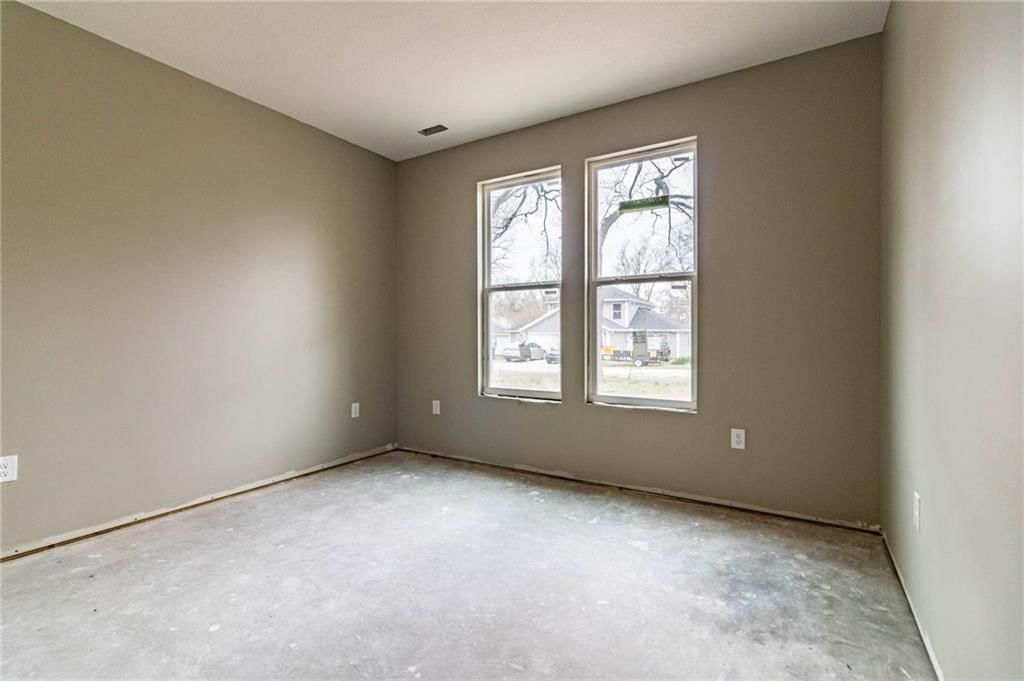 Photo 12 of 20 - 207 S Ward Street