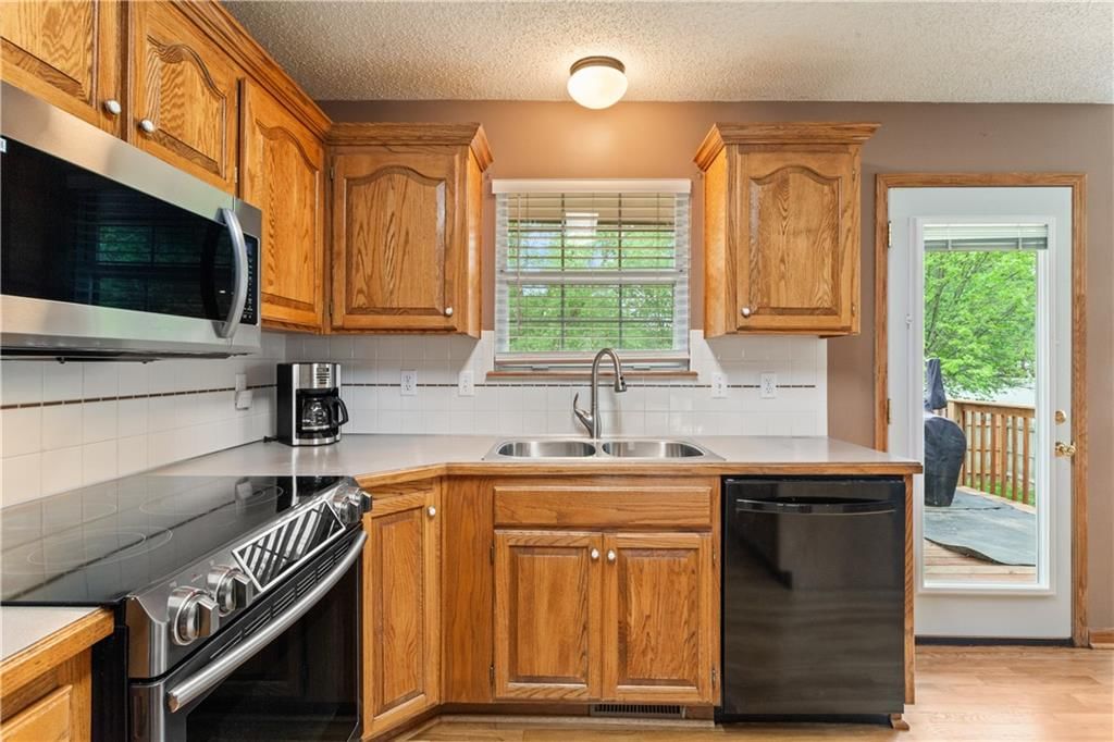 1006 Shorthorn Road — photo 11