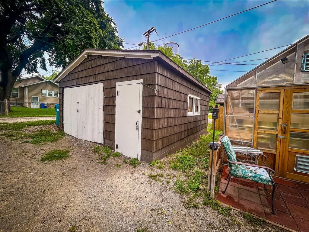 1124 Pacific Avenue — photo 32
