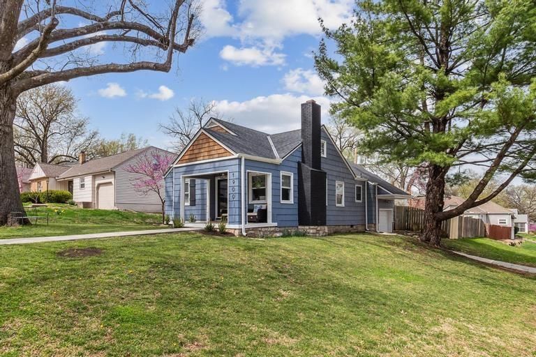 1900 W 73rd Street — photo 37