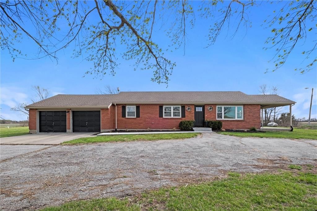 Photo 5 of 37 - 14875 Edgerton Road