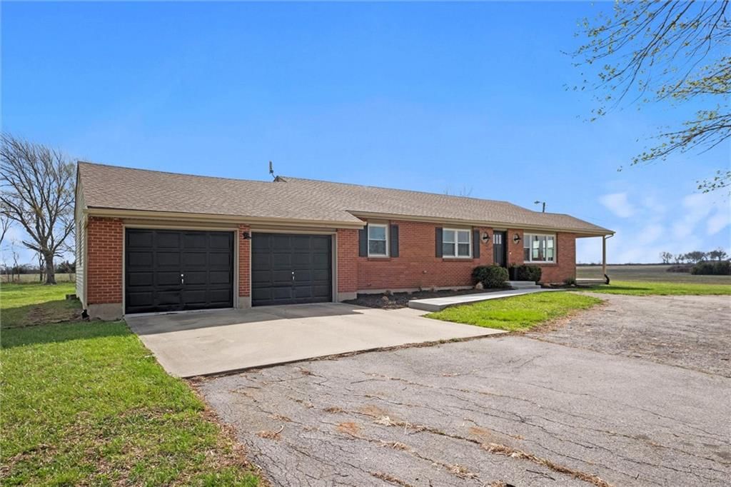 Photo 6 of 37 - 14875 Edgerton Road