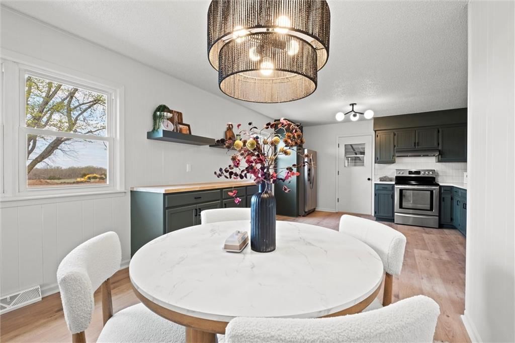 Photo 18 of 37 - 14875 Edgerton Road