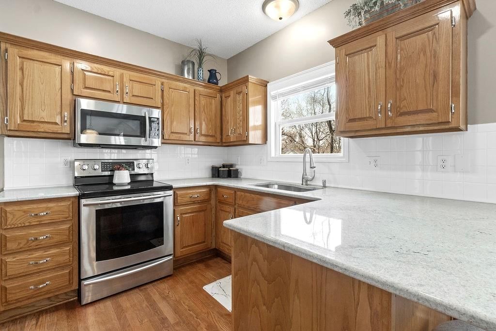 1001 N Clinton Street — photo 12