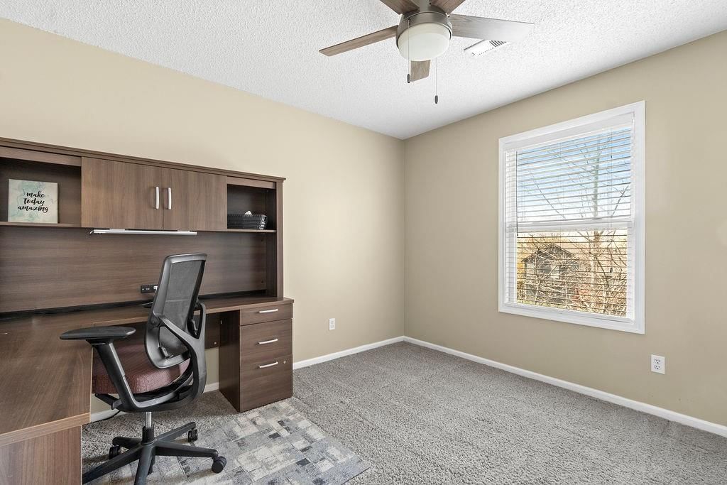 1001 N Clinton Street — photo 23