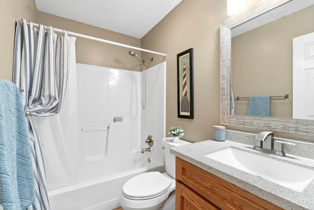 1001 N Clinton Street — photo 24
