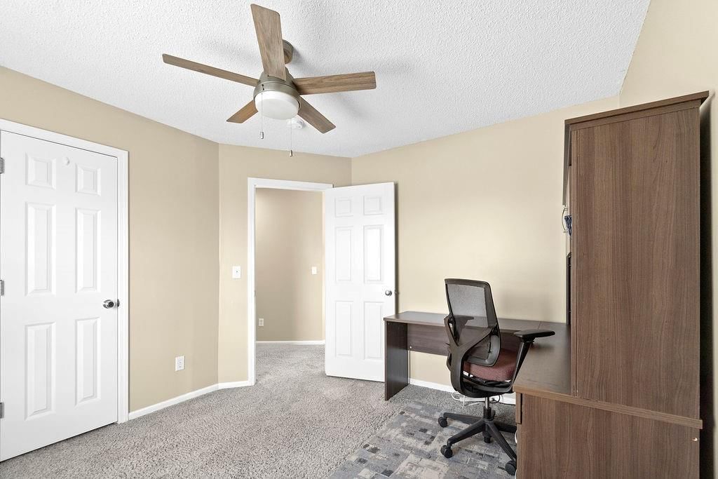 1001 N Clinton Street — photo 25