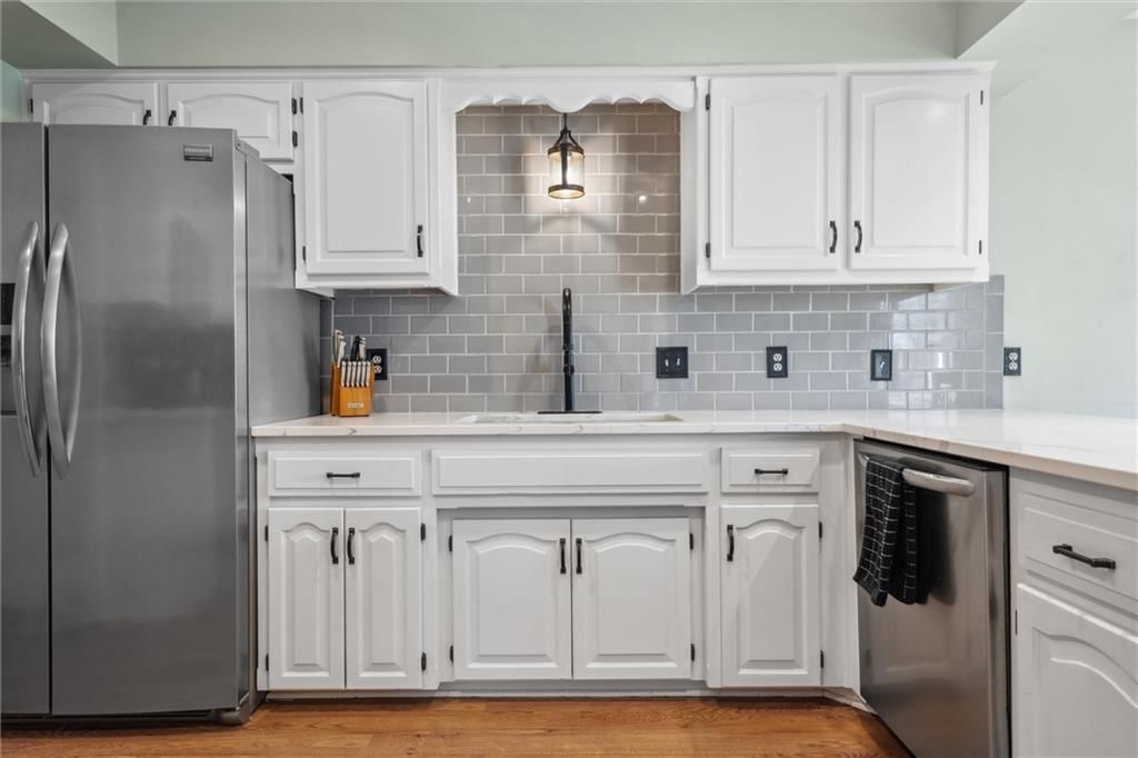 8128 NW Delta Drive — photo 9