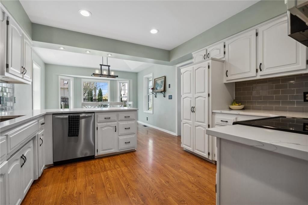 8128 NW Delta Drive — photo 10