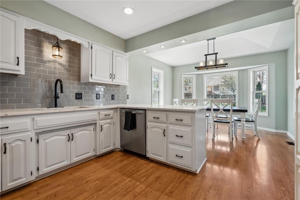 8128 NW Delta Drive — photo 11
