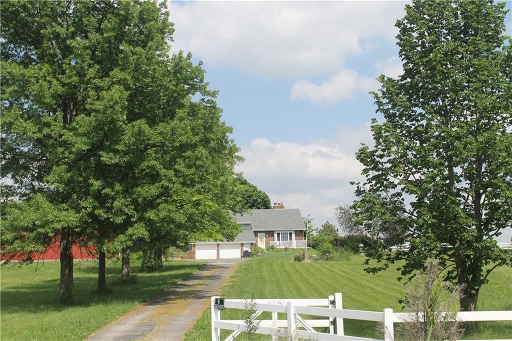 Photo 2 of 44 - 25770 Tonganoxie Drive