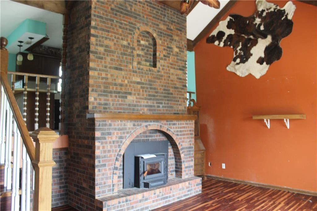 Photo 7 of 44 - 25770 Tonganoxie Drive