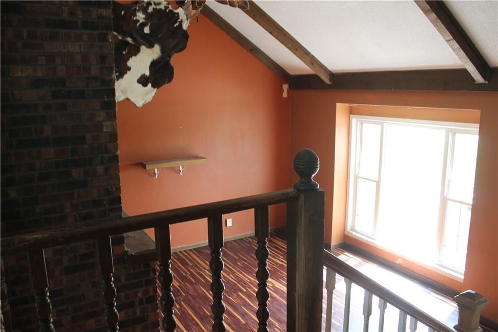 Photo 9 of 44 - 25770 Tonganoxie Drive