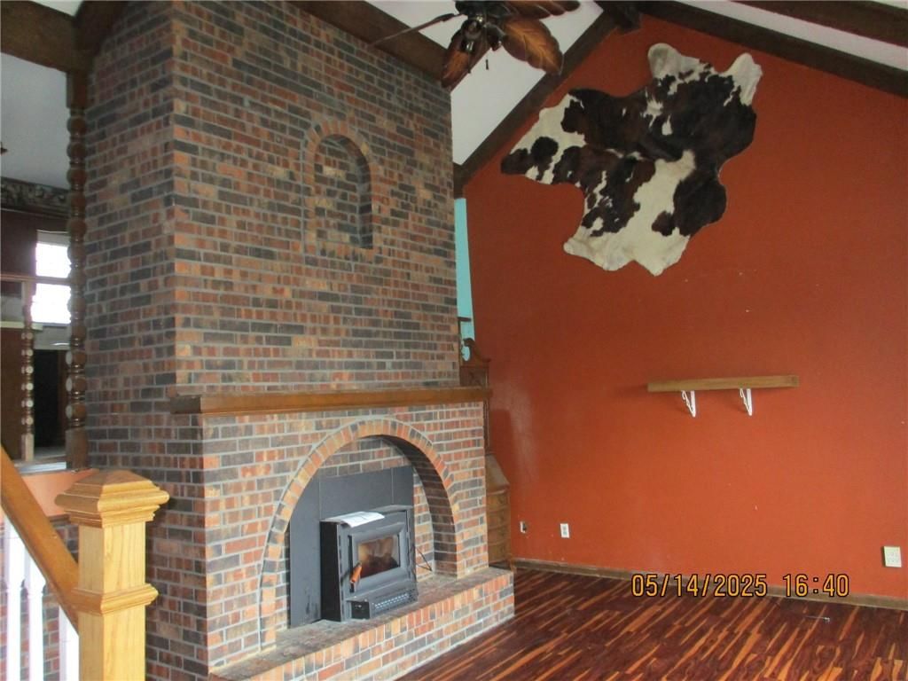 Photo 11 of 44 - 25770 Tonganoxie Drive
