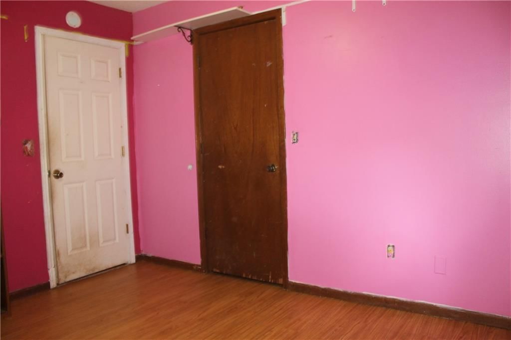 Photo 18 of 44 - 25770 Tonganoxie Drive