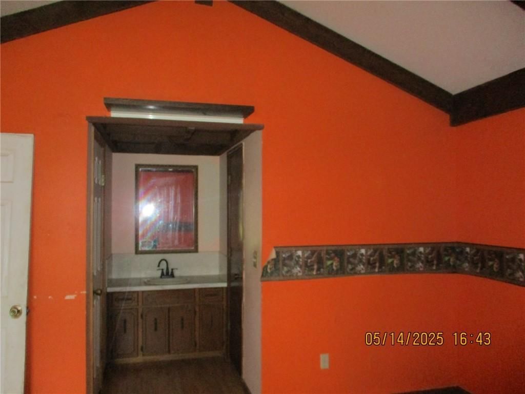 Photo 25 of 44 - 25770 Tonganoxie Drive