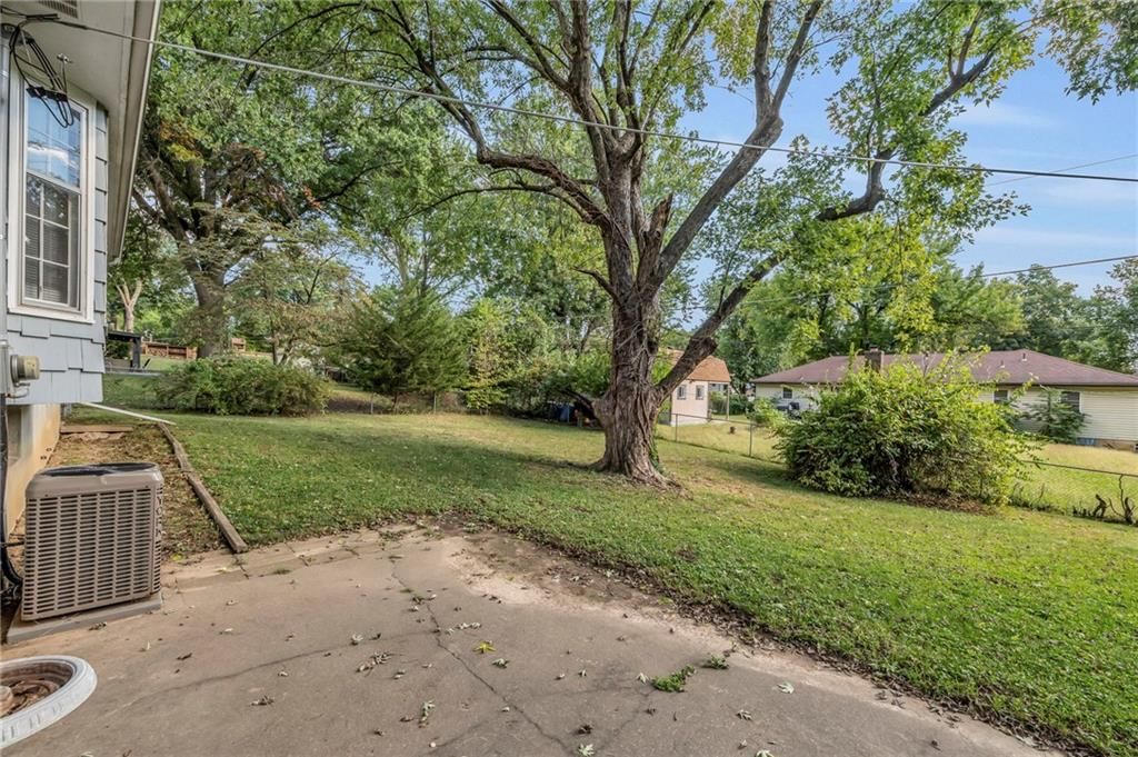 8337 Oakland Avenue — photo 36