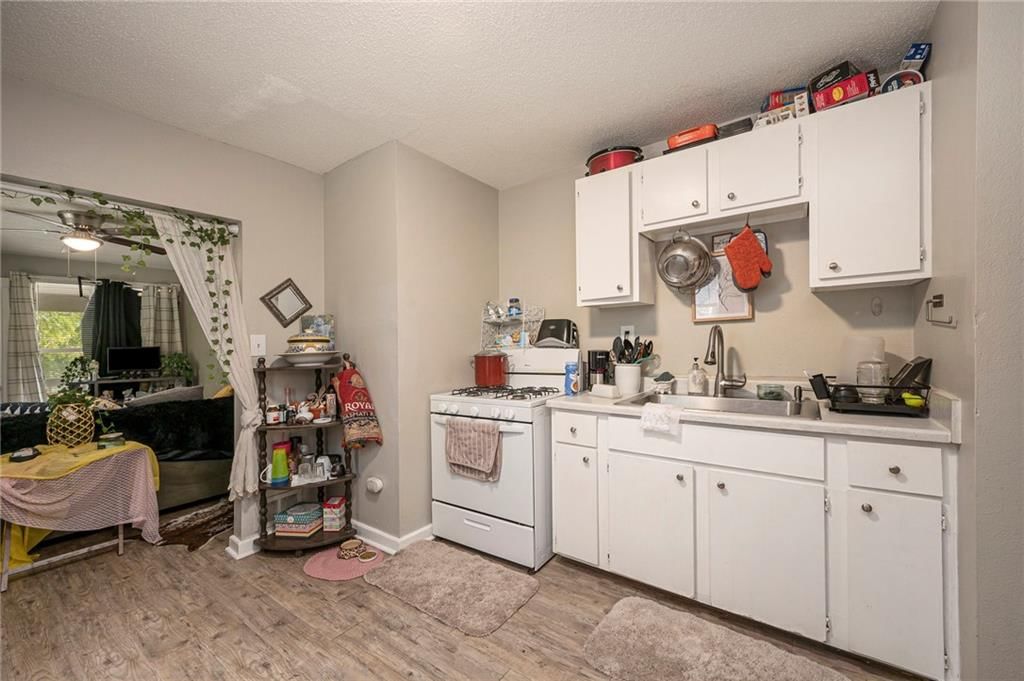 3318 E 10 Street — photo 10