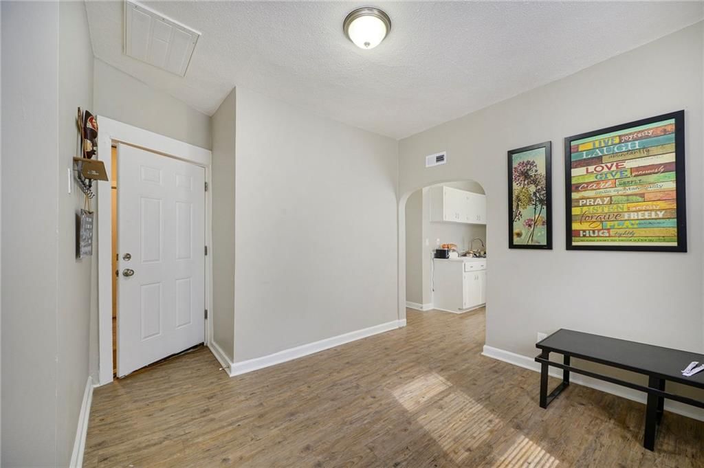 3318 E 10 Street — photo 11