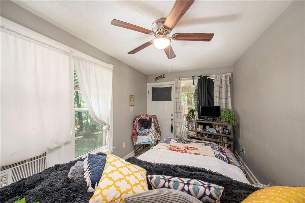 3318 E 10 Street — photo 14