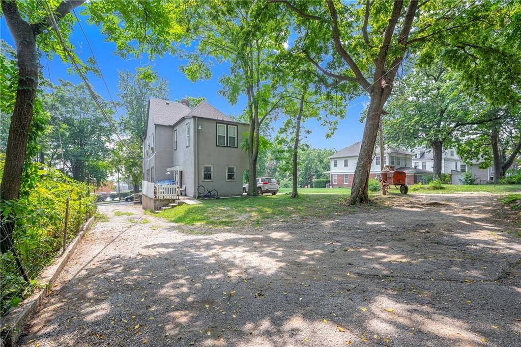 3318 E 10 Street — photo 24