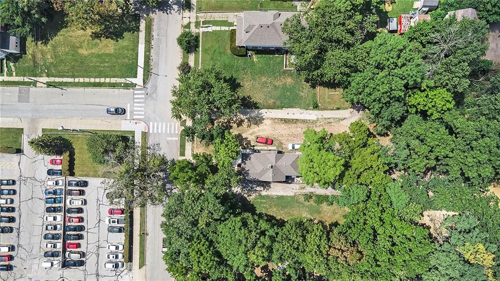 3318 E 10 Street — photo 26