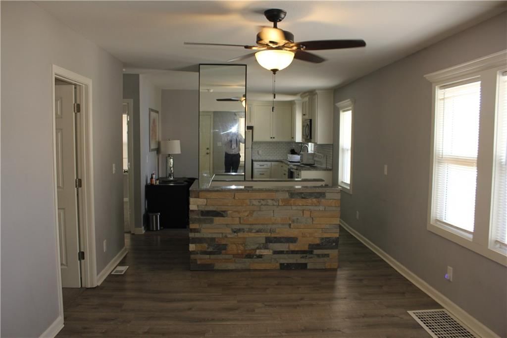400 Norton Avenue — photo 5