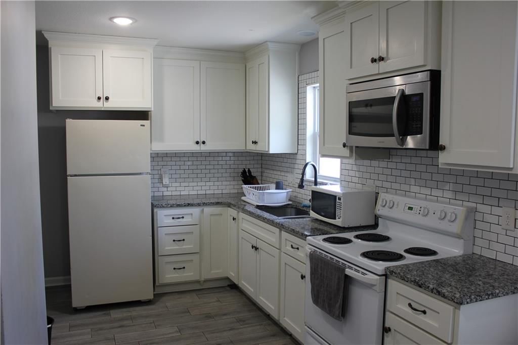 400 Norton Avenue — photo 6