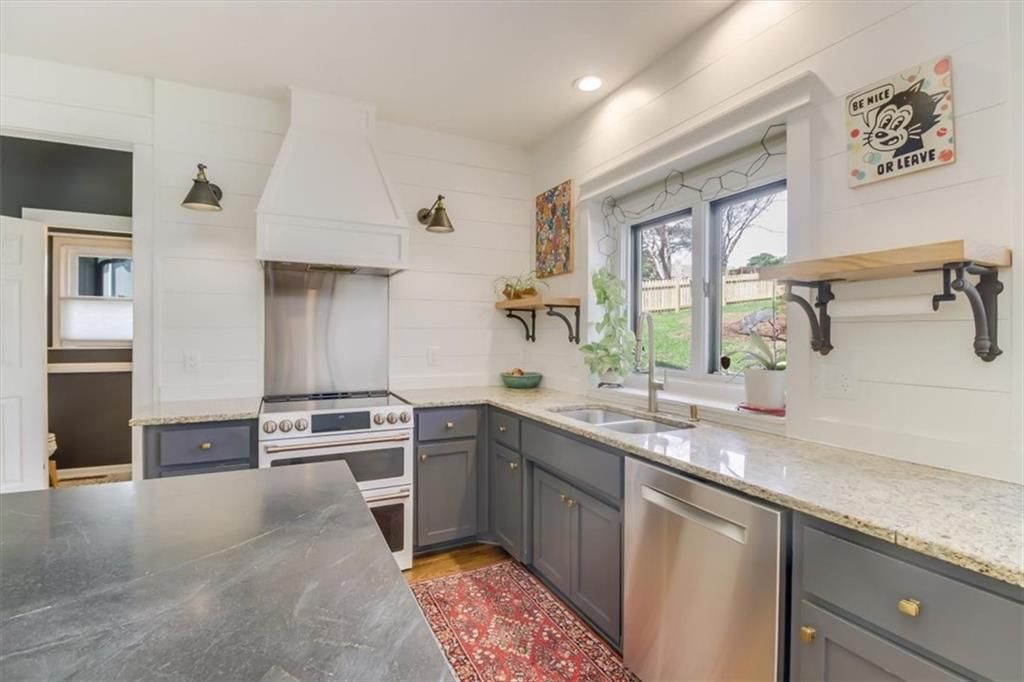 4121 NE Courtney Drive — photo 9
