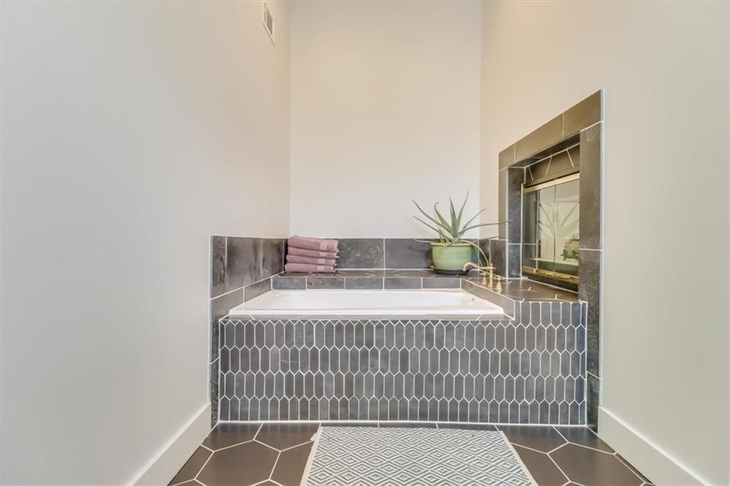 4121 NE Courtney Drive — photo 23