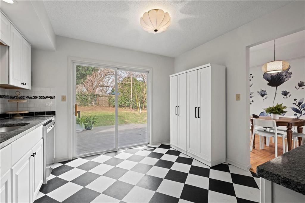7116 Glenwood Street — photo 10