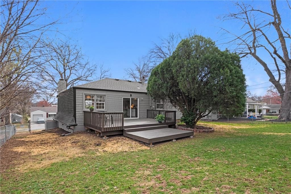 7116 Glenwood Street — photo 31