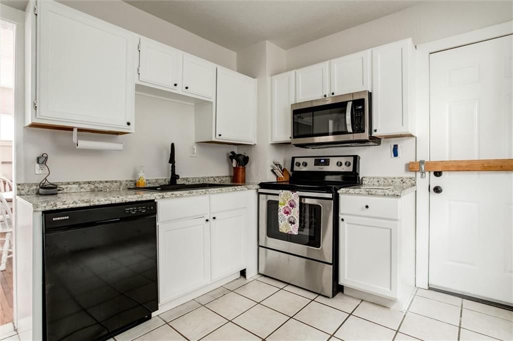 4040 Flora Avenue — photo 9