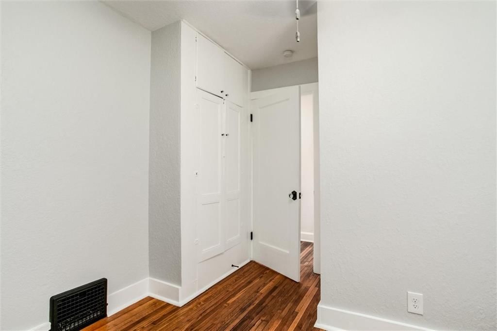 4040 Flora Avenue — photo 18
