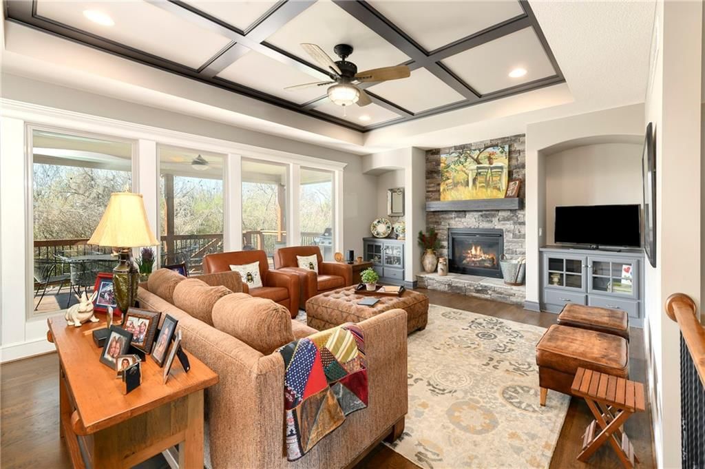 1699 NE Parkwood Drive — photo 8