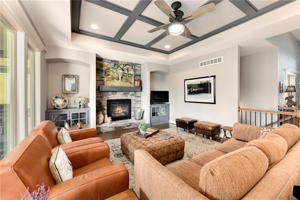 1699 NE Parkwood Drive — photo 9
