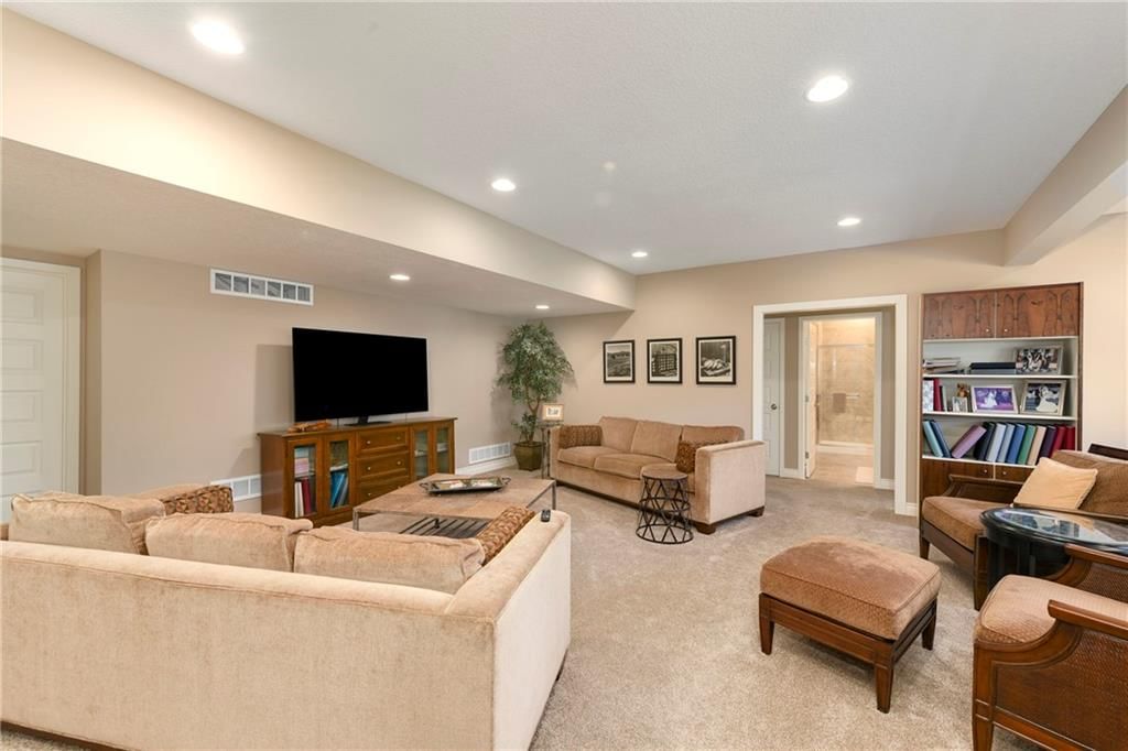 1699 NE Parkwood Drive — photo 35