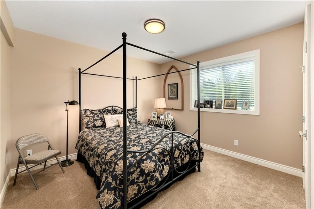 1699 NE Parkwood Drive — photo 37
