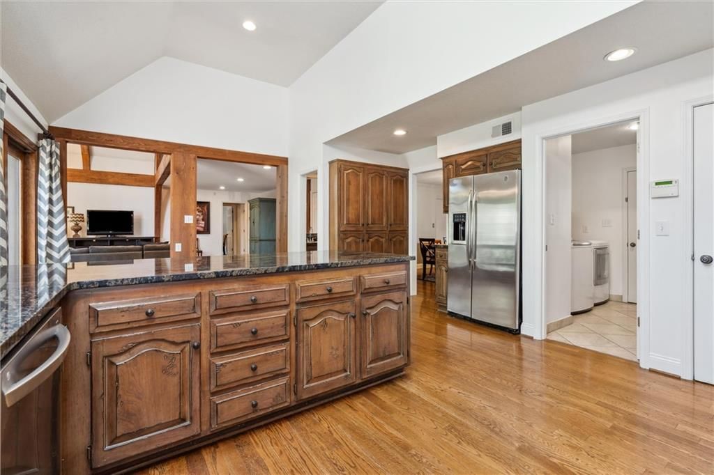 8321 W 102nd Street — photo 13