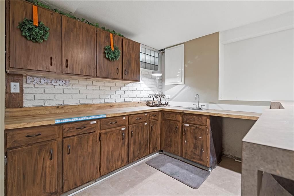8321 W 102nd Street — photo 30