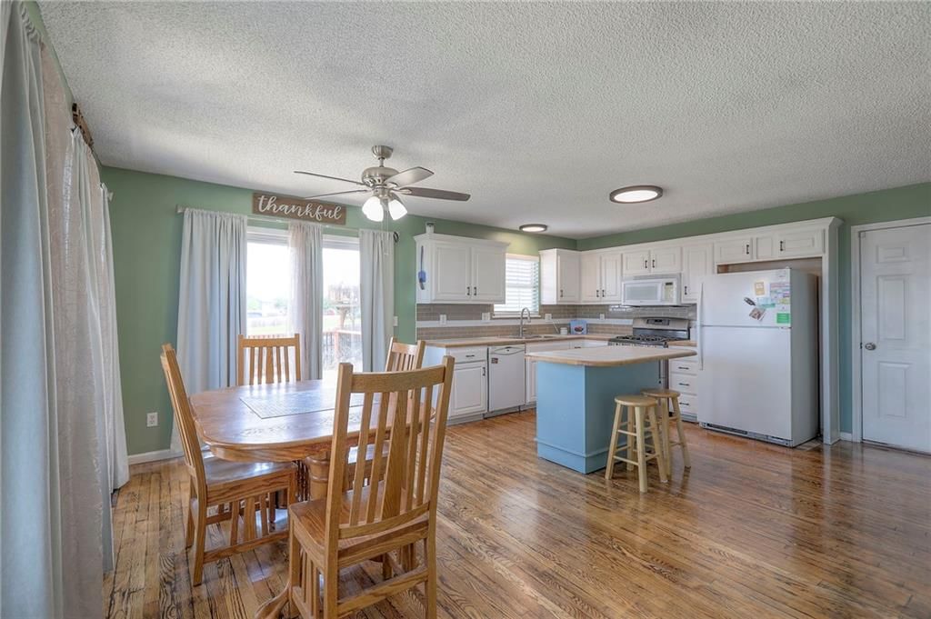 802 SW Crestview Court — photo 7