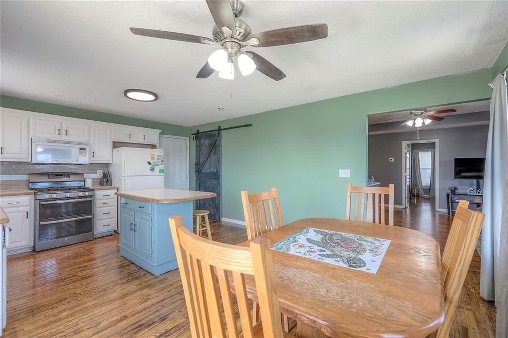 802 SW Crestview Court — photo 8