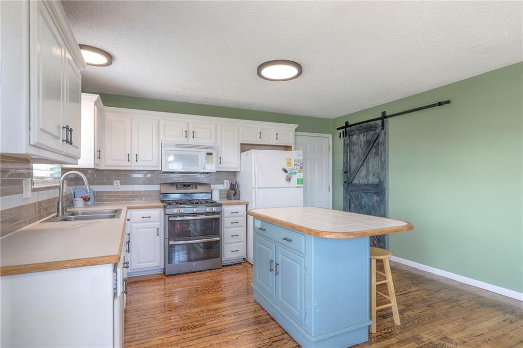 802 SW Crestview Court — photo 9