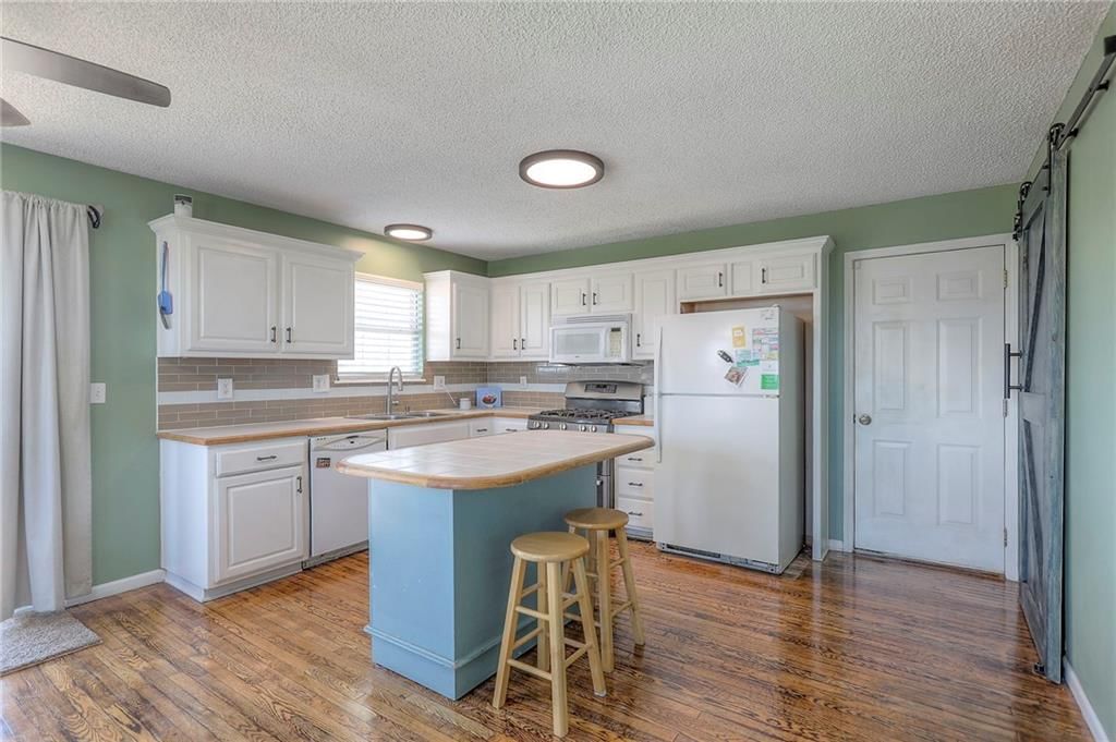 802 SW Crestview Court — photo 10