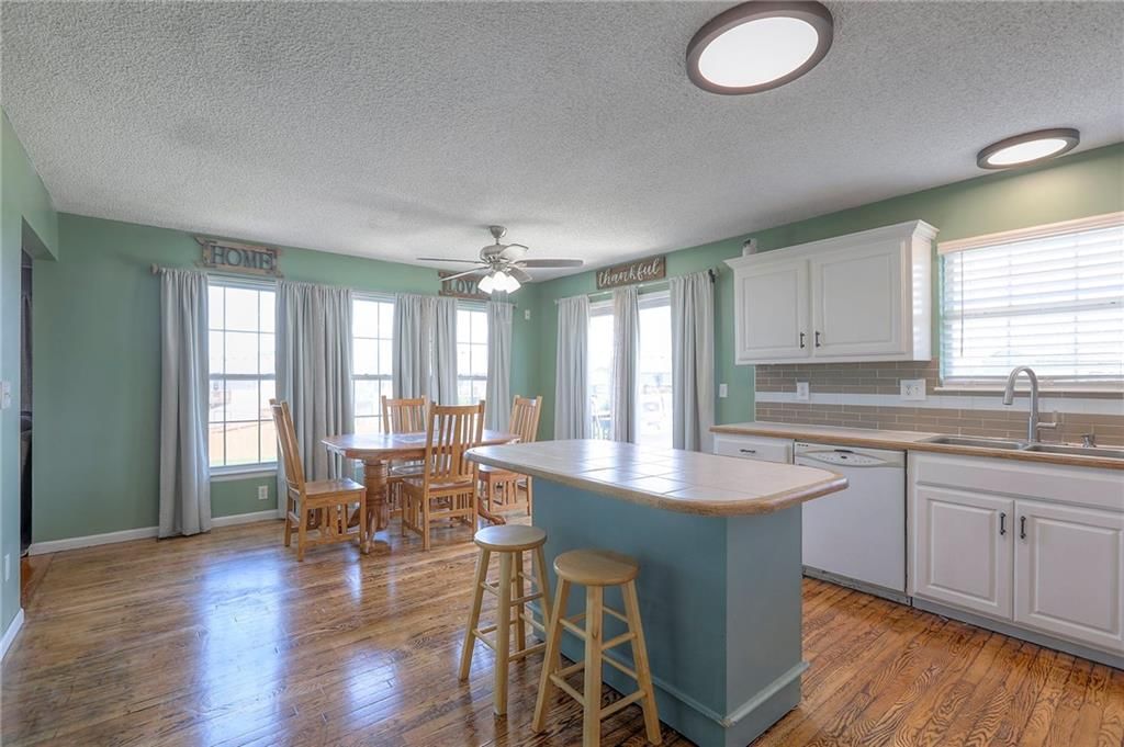802 SW Crestview Court — photo 12