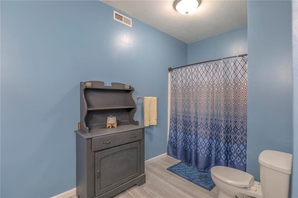 802 SW Crestview Court — photo 28