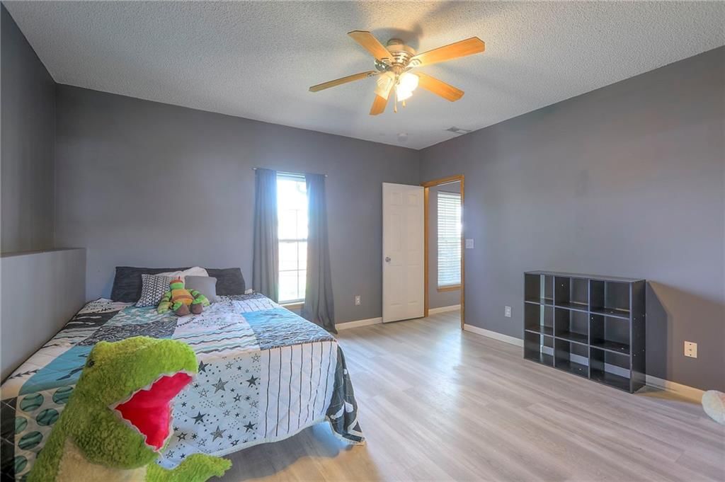 802 SW Crestview Court — photo 31