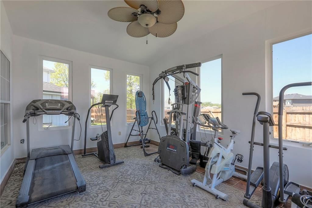 802 SW Crestview Court — photo 38
