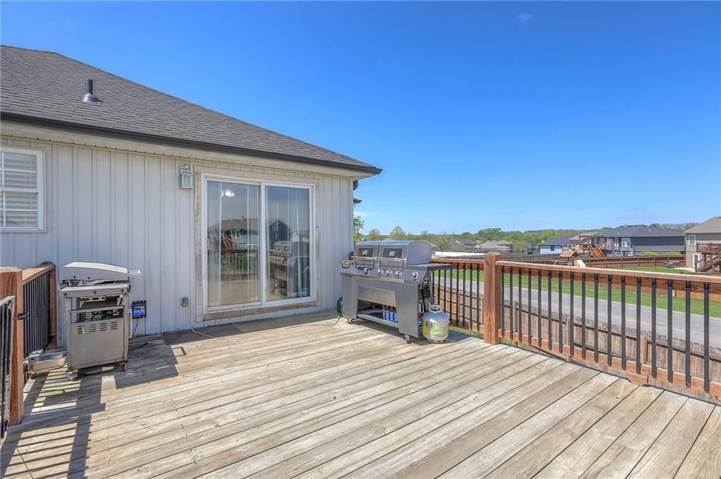802 SW Crestview Court — photo 42