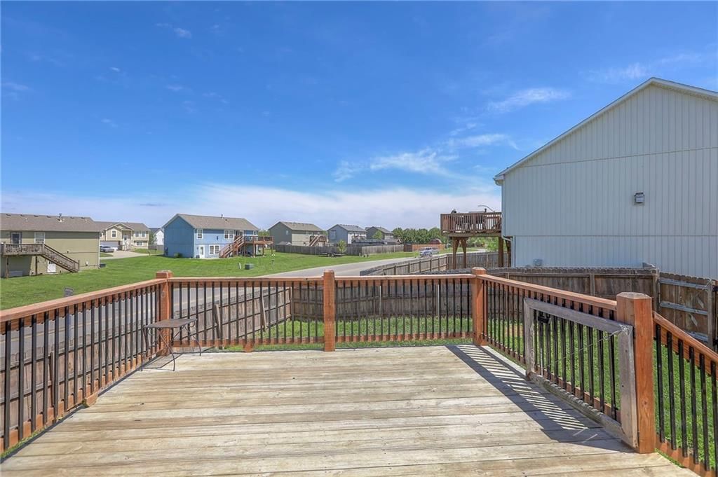 802 SW Crestview Court — photo 43